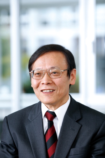 Dr. Takaaki Baba.jpg(7657 byte)